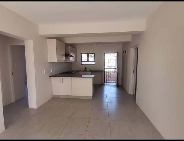 3 BEDROOM FLAT TO LET IN FYNNLAND